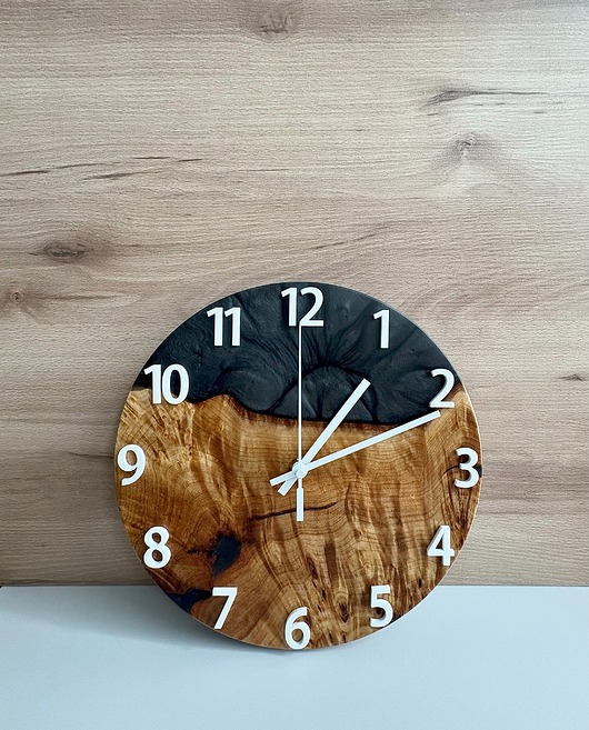 zegary Zegar ścienny 30 cm z topoli i czarnej żywicy epoksydowej