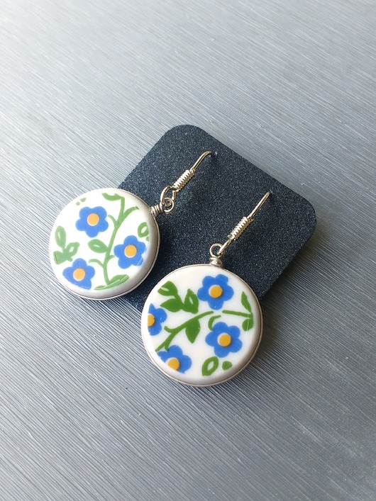 Kolczyki ceramiczne w niezapominajki biżuteria z talerzy