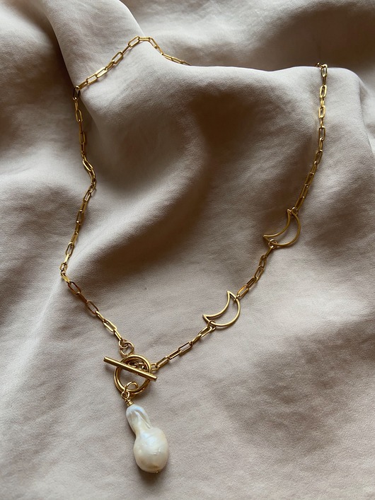 naszyjniki - inne Naszyjnik z zapięciem z przodu perła