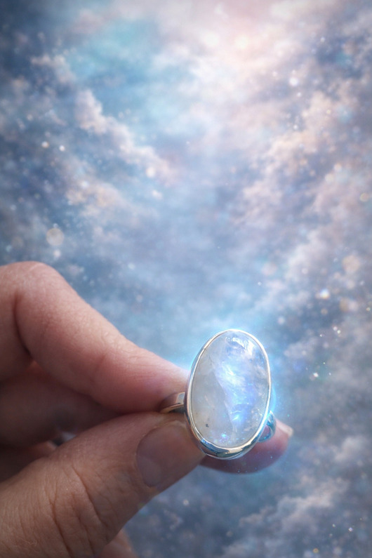 pierścionki srebrne Pierścionek ze srebra 925 z kamieniem księżycowym