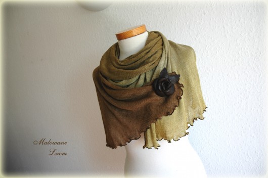 Brown and green malowane lnem