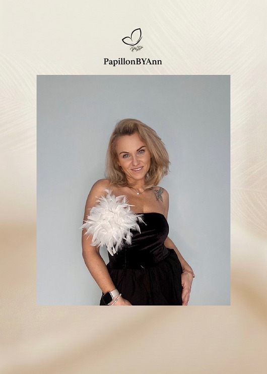 broszki Broszka z piór strusich i gęsich biała