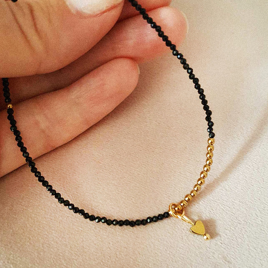 chokery Choker z  czarnymi onyksami i serduszkiem