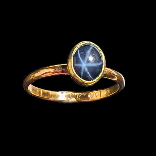 pierścionki złote Szafir gwiaździsty w złocie