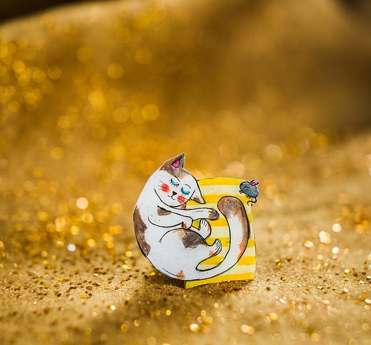 broszki Kot na dywaniku