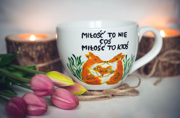 Kubek ręcznie malowany - Miłość to ktoś Pracownia Szafran