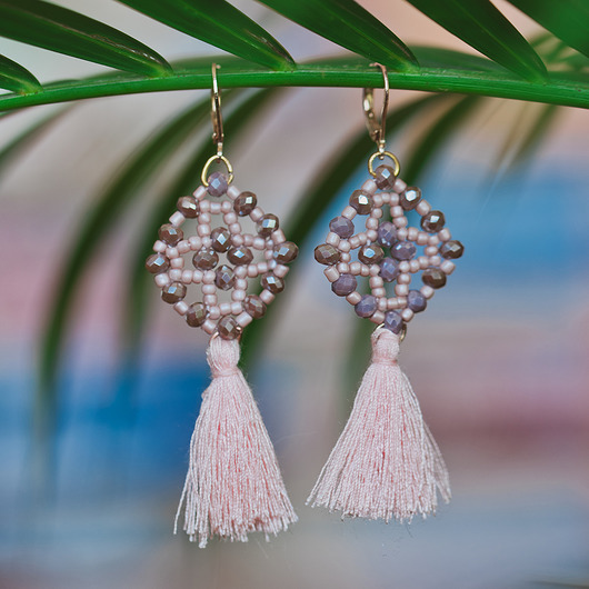 Różowe kolczyki z koralików z chwostami AllDIY Jewelry