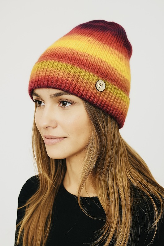 czapki damskie Kolorowa delikatna czapka beanie z wywinięciem S/M z wełną merino