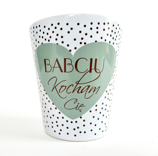 kubki Kubek latte w eleganckim opakowaniu, Babciu Kocham Cię w kropki i serce