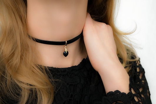 chokery AKSAMITNY CHOKER Z KRYSZTAŁEM SWAROVSKI SREBRo