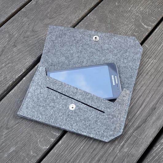 Etui z filcu na telefon - szare Beltrani