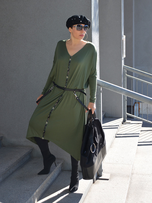 sukienki midi damskie WÓR W KOLORZE KHAKI by momo