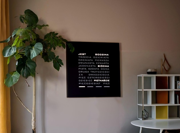 zegary Word Clock - polski zegar słowny (czarna ramka)