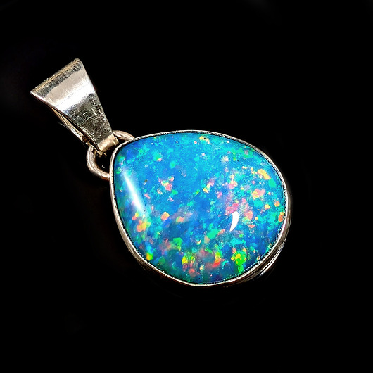 wisiory Kalejdoskop marzeń- opal szlachetny