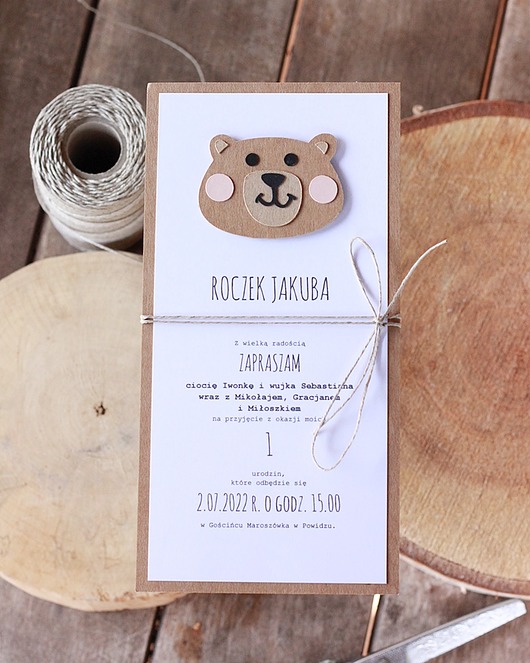 kartki scrapbooking Misiek Zdzisiek. Zaproszenia urodzinowe z misiem