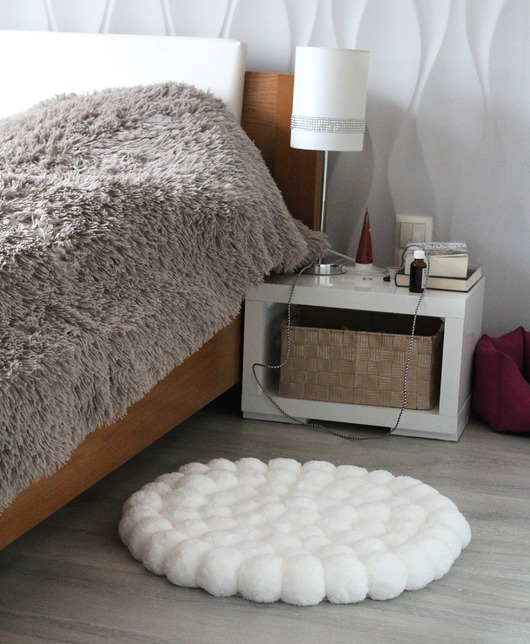 dywany Okrągły dywanik z pomponów 55 cm - biały