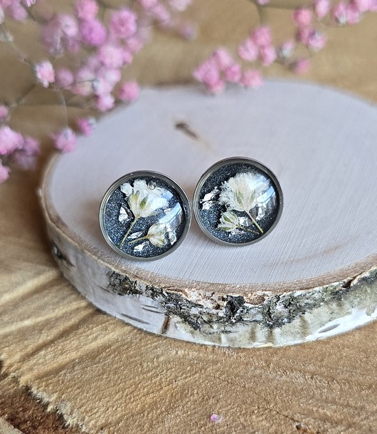 kolczyki z żywicy Kolczyki z kwiatami srebrne kwiaty gipsówka