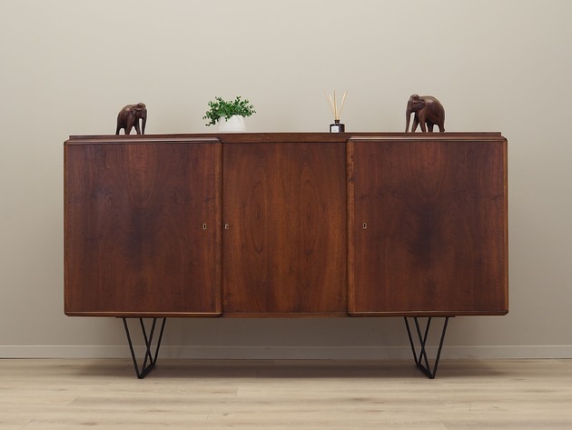 komody i szafki Highboard orzechowy, duński design, lata 60, produkcja: Dania