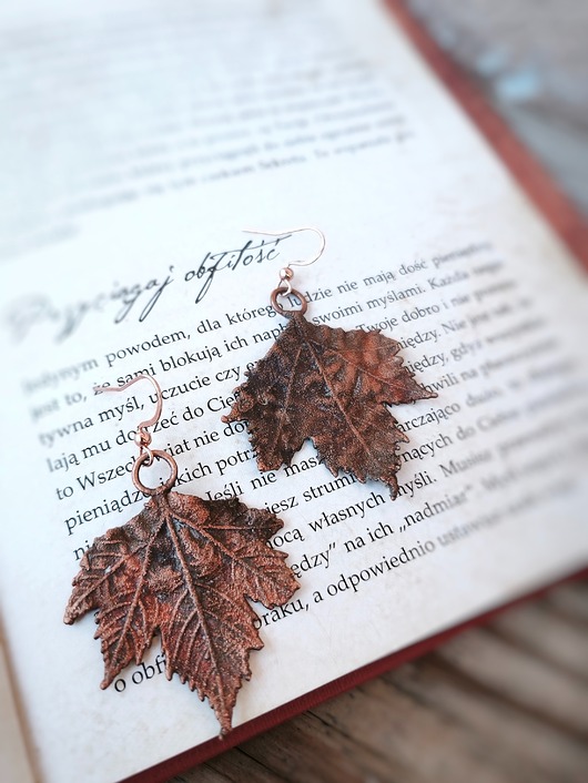 kolczyki z miedzi Listki klonowe II kolczyki miedziane