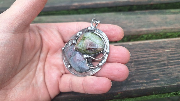 wisiory Koło znaczy obok - wisiorek