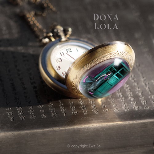 Dona Lola - sekretnik - zegarek Ewa Saj Fotografie