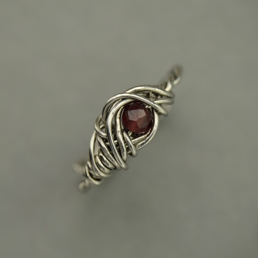 pierścionki - różne Pierścionek regulowany granat wire wrapping