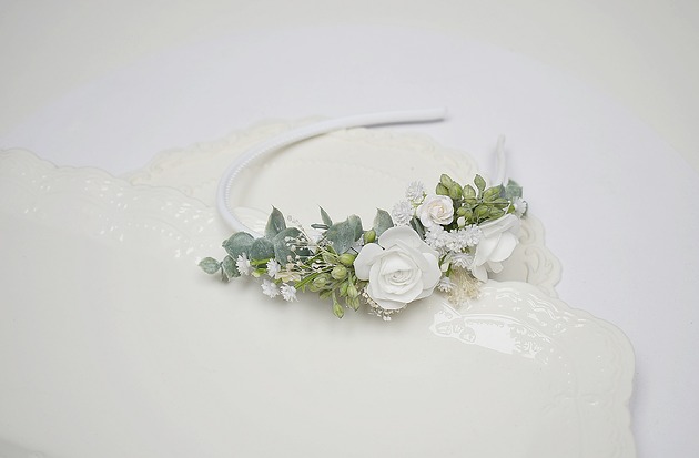 wianki komunijne Opaska z kwiatami na komunię, opaska na biały tydzień z kwiatami