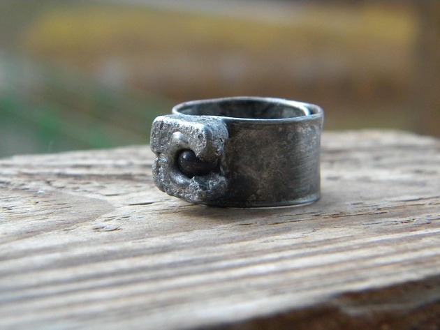 biżuteria męska Granat w poduszce   - pierścień