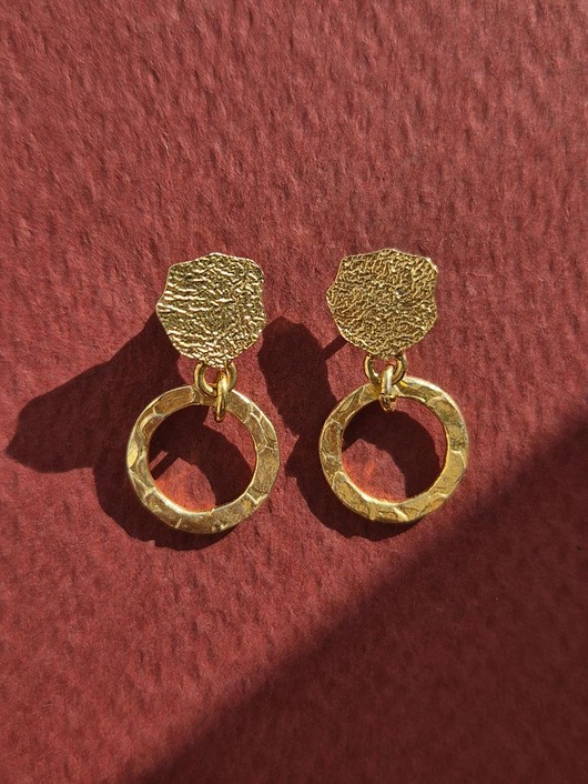 kolczyki pozłacane Kolczyki Dyplomatka z pozłacanego srebra z kółeczkami