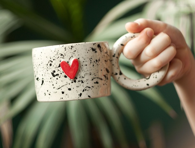 kubki Kubek z serduszkiem w kleksy