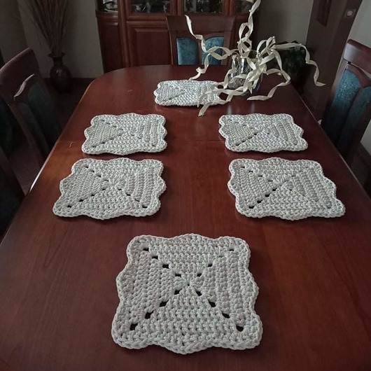 podkładki do kuchni Komplet kwadratowych podkładek 30cmx30cm
