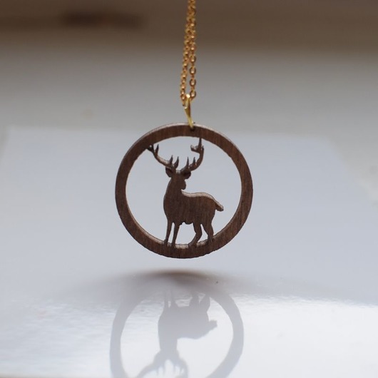 złote naszyjniki Naszyjnik Jeleń na łańcuszku