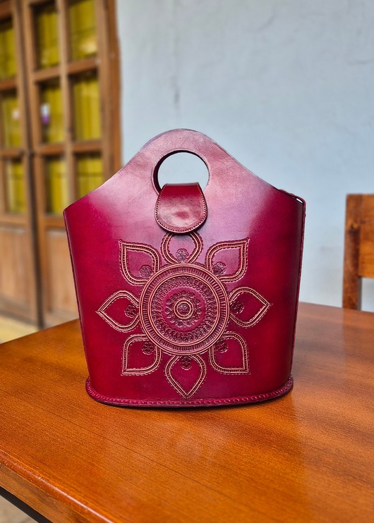 torebki do ręki Torebka skórzana Naay Wiśniowa a4 ręcznie robiona z grubej skóry unikatowa