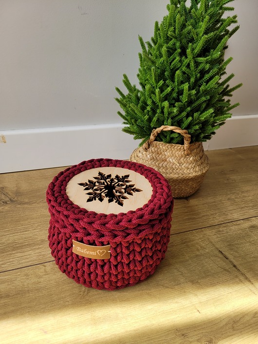 dekoracje bożonarodzeniowe Kosz prezentowy świąteczny z motywem renifera " Reindeer Gift Basket"