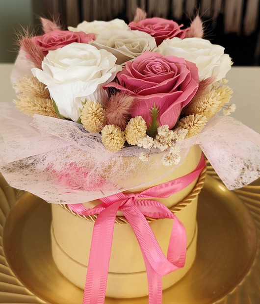 dodatki - różne Flowerbox mydlany na prezent dla mamy chrzestnych świadków