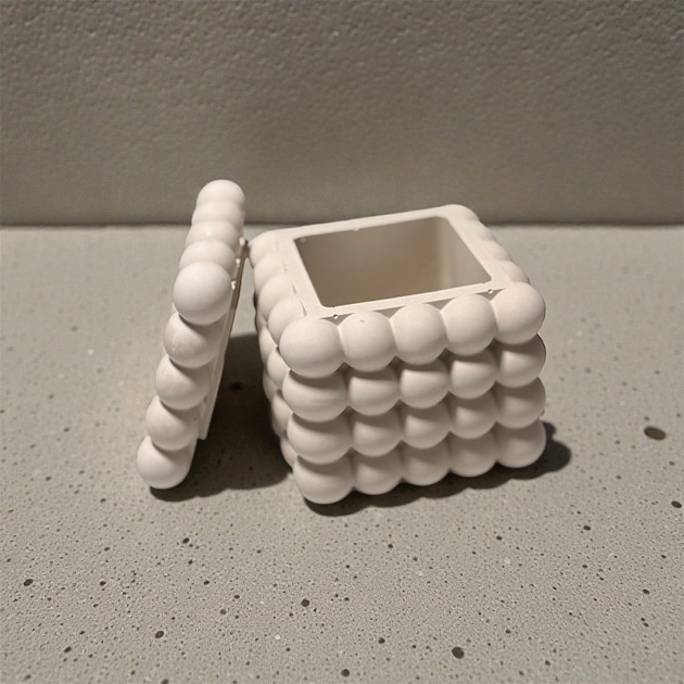 dodatki - różne Pudełko z przykrywką