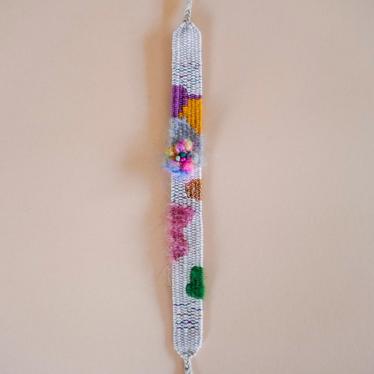 bransoletki na sznurku Ręcznie tkana bransoletka z kwiatuszkiem