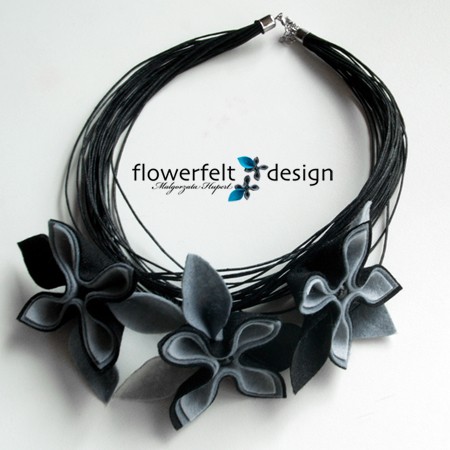 szare w czarnym-Biżuteria Autorska FlowerFelt Design