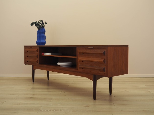 komody Sideboard tekowy z wysuwanymi blatami, Dania, lata 70.