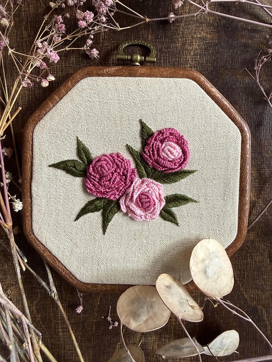 Ozdoby na ścianę Ręcznie haftowany obrazek -  "Róże"