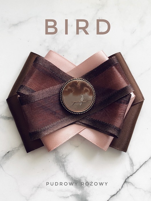 broszki Brosza z kolekcji BIRD z masy perłowej z cudnym ptaszkiem NEW
