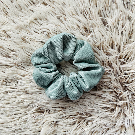 Gumka do włosów scrunchie Velvet Mięta Nandi