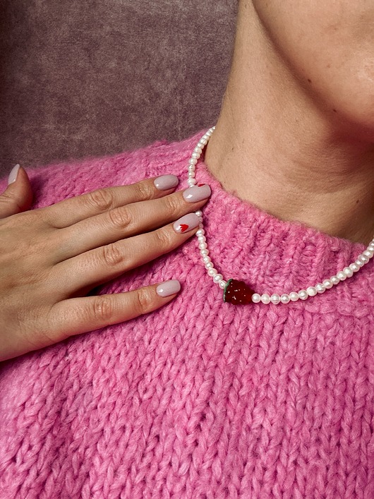 chokery Naszyjnik Choker z pereł hodowlanych z malinką/truskawką