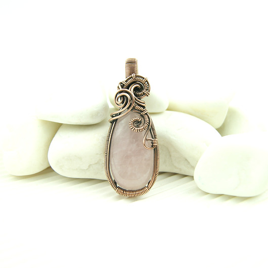 wisiory Wisiorek z różowym kwarcem