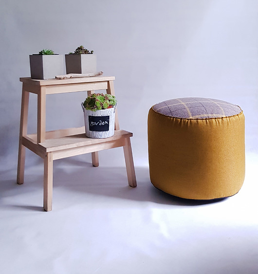 Piękna pufa w kratę, retro Pufa Kreatywne Studio