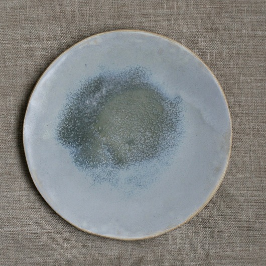 mały talerz ceramiczny szaro-niebieski studio m.