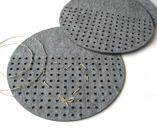 podkładka w kropki, okrągła szara śr.25cm home variety