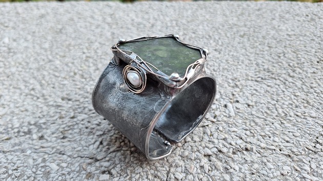 bransoletki wire wrapping Jadeit i perła - bransoletka regulowana