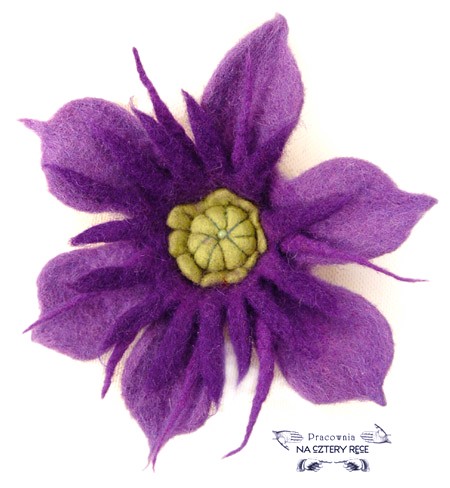 Broszka filcowa CLEMATIS FIOLETOWY WIZUARION