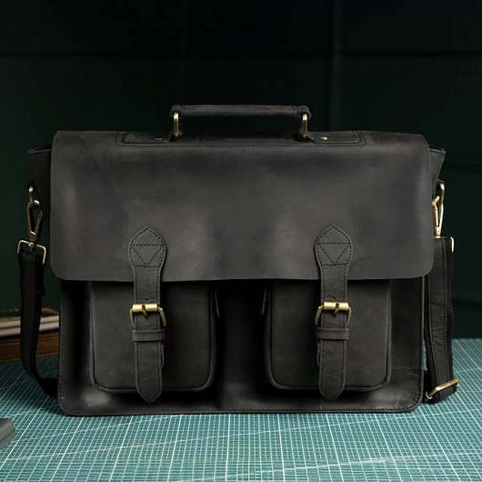 torby i nerki męskie Czarna Torba do Pracy Skórzana Vintage z kieszeniami i klapą Outlander BL114